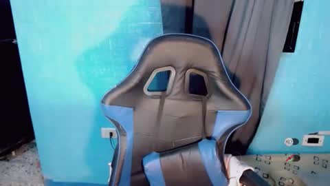 BELLA online show from November 5, 2025, 12:43 am