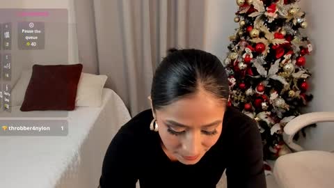 Snapshot of amaraht_ chatting on December 7, 2024, 3:47 am Amara online show from December 7, 2024, 3:47 am