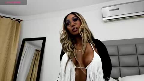 Snapshot of amaraluxe chatting on October 11, 2025, 2:11 am amaraluxe online show from October 11, 2025, 2:11 am
