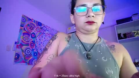 Snapshot of amarantha666 chatting on October 18, 2025, 12:02 am Susan online show from October 18, 2025, 12:02 am