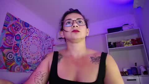 Snapshot of amarantha666 chatting on October 21, 2025, 11:27 pm Susan online show from October 21, 2025, 11:27 pm