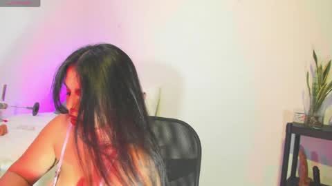 Amarantha online show from April 15, 2026, 12:17 am