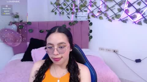 Criss online show from November 17, 2025, 10:04 pm