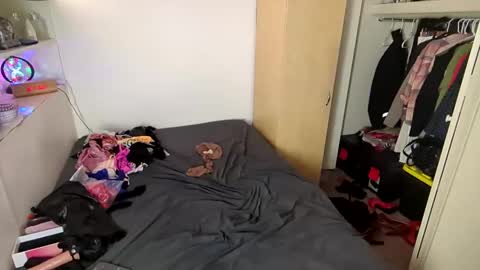 Kissra online show from March 12, 2025, 2:41 am