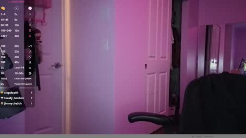 Snapshot of amateuroras chatting on January 19, 2026, 4:27 am leash online show from January 19, 2026, 4:27 am