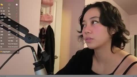 Snapshot of amateuroras chatting on February 19, 2026, 1:23 am leash online show from February 19, 2026, 1:23 am