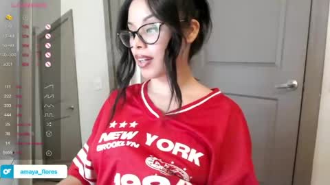 amaya_floress online show from March 6, 2025, 8:52 am