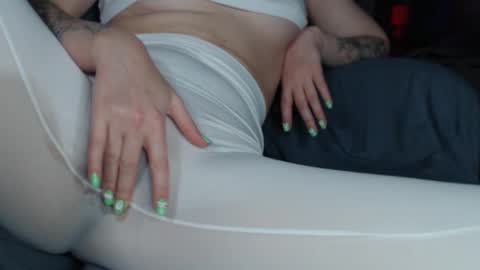 Snapshot of amayamalina chatting on December 14, 2024, 1:49 pm Malina online show from December 14, 2024, 1:49 pm