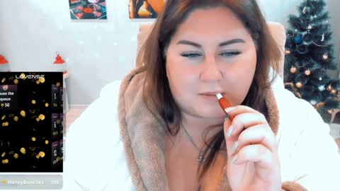 Snapshot of amazing_alina chatting on December 17, 2024, 12:23 am Alina online show from December 17, 2024, 12:23 am