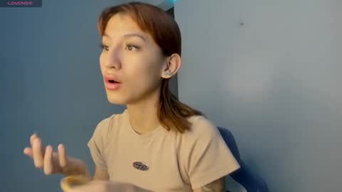 zoe  jack and patraick online show from March 1, 2026, 4:42 pm