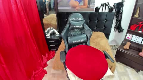 Zayra online show from November 17, 2025, 7:19 pm