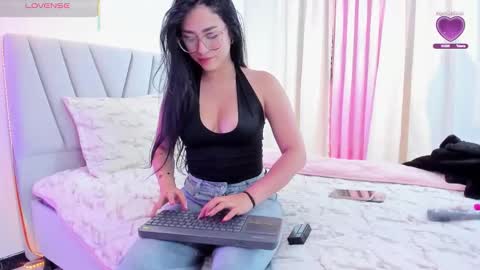 Snapshot of ambaar5 chatting on February 3, 2026, 1:26 am Sara online show from February 3, 2026, 1:26 am