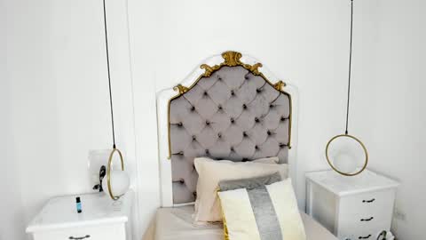 Snapshot of ambar_adamss chatting on January 11, 2025, 2:15 pm Sara online show from January 11, 2025, 2:15 pm