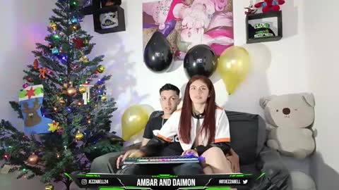 Snapshot of ambar_and_daimon_ chatting on January 2, 2025, 1:49 am AMBAR AND DAIMON online show from January 2, 2025, 1:49 am
