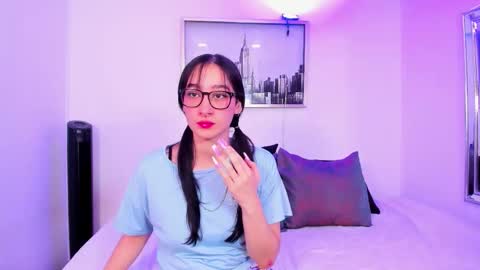ambar_bloom online show from March 11, 2026, 12:22 pm