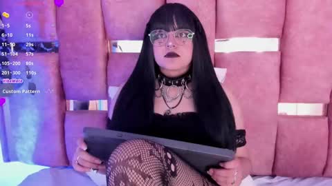   online show from September 19, 2025, 7:03 pm