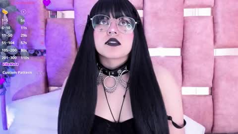   online show from October 9, 2025, 7:12 pm