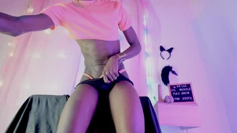 Snapshot of ambar_fitness88 chatting on January 3, 2025, 4:59 pm Ambar fitness88 online show from January 3, 2025, 4:59 pm