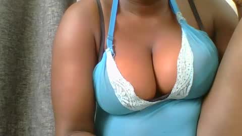 Snapshot of ambar_jasiri chatting on December 19, 2024, 8:13 am Mia online show from December 19, 2024, 8:13 am