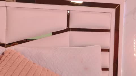 Julieta  online show from October 15, 2025, 11:32 am