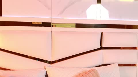 Julieta  online show from November 24, 2025, 11:32 am