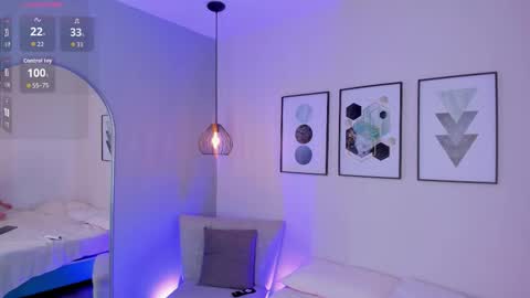 ambarevans_ online show from October 29, 2025, 11:56 am