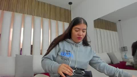 AmbarGills online show from December 22, 2025, 12:57 pm