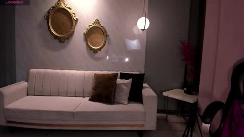 Ambar  online show from November 18, 2025, 11:47 am