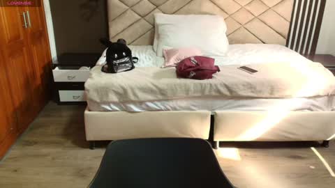 Ambar Ross online show from January 13, 2025, 7:42 pm