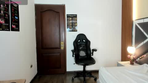 Ambar Ross online show from April 13, 2026, 2:00 pm