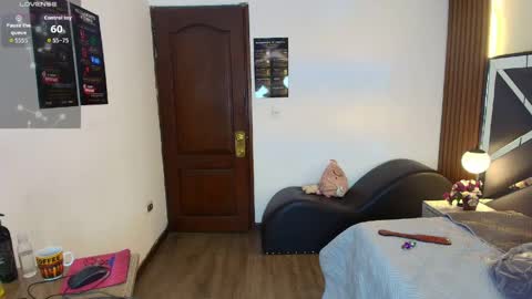 Snapshot of ambaross chatting on May 27, 2026, 1:52 pm Ambar Ross online show from May 27, 2026, 1:52 pm