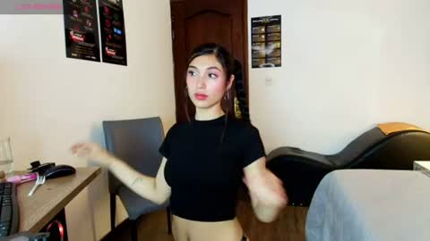 Snapshot of ambaross chatting on July 10, 2026, 3:03 pm Ambar Ross online show from July 10, 2026, 3:03 pm
