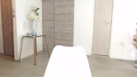  Amber Sofhia  online show from September 12, 2025, 8:09 pm