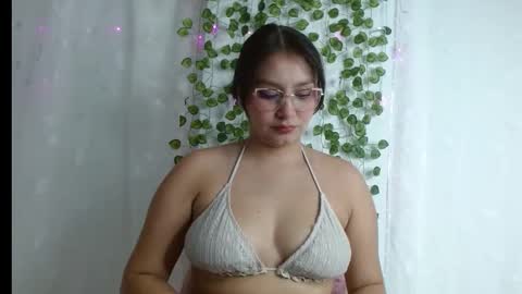 Amber  online show from March 8, 2026, 11:14 am