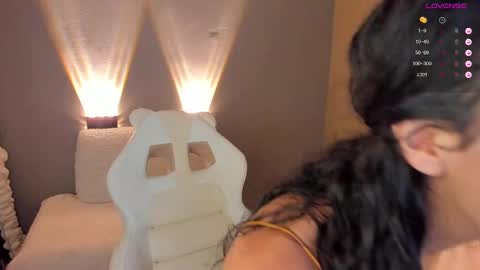 Snapshot of amber_curly chatting on December 1, 2024, 7:25 pm amber_curly online show from December 1, 2024, 7:25 pm