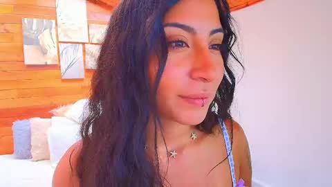 Snapshot of amber_curly chatting on October 1, 2025, 9:10 pm amber_curly online show from October 1, 2025, 9:10 pm