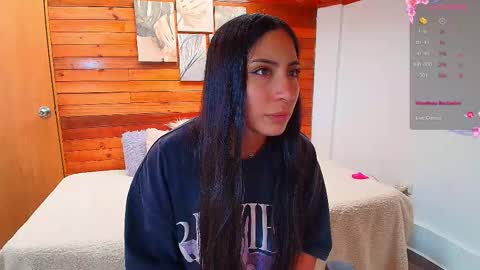 Snapshot of amber_curly chatting on October 2, 2025, 7:43 pm amber_curly online show from October 2, 2025, 7:43 pm