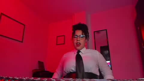 Snapshot of amber_smith20 chatting on January 18, 2025, 12:24 am find me here --- online show from January 18, 2025, 12:24 am