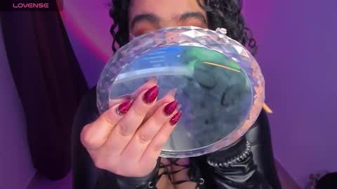 Snapshot of amber_smith20 chatting on November 9, 2025, 10:19 pm find me here --- online show from November 9, 2025, 10:19 pm