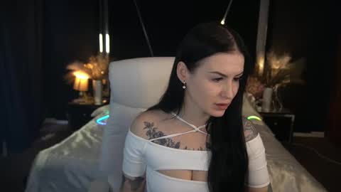 Snapshot of amberdismond chatting on November 12, 2025, 7:20 am Anna online show from November 12, 2025, 7:20 am