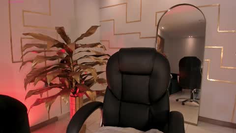 Amber  online show from October 31, 2025, 10:00 pm