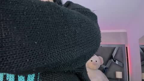 Amber  online show from November 7, 2025, 11:54 am