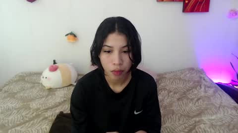 Snapshot of amberjeong chatting on December 1, 2024, 9:37 pm Amber Jeong online show from December 1, 2024, 9:37 pm