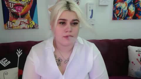 Snapshot of ambermonro chatting on September 11, 2025, 3:17 am Amber online show from September 11, 2025, 3:17 am