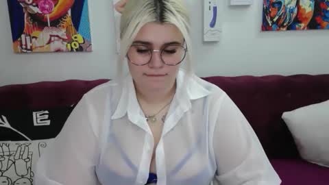 Snapshot of ambermonro chatting on September 23, 2025, 3:09 am Amber online show from September 23, 2025, 3:09 am