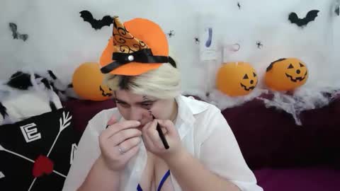 Amber online show from October 30, 2025, 4:03 am