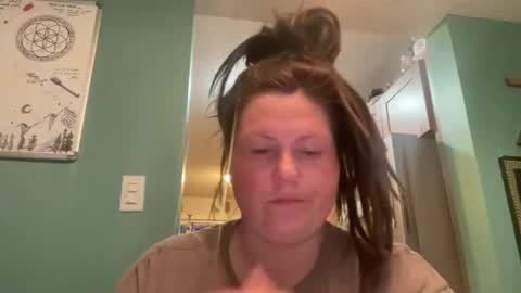 ambermoss7 online show from April 5, 2026, 2:53 am