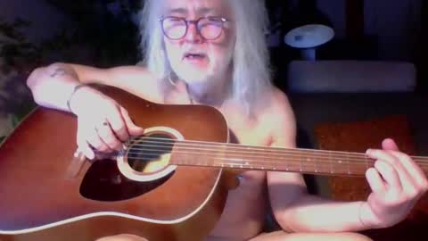 Snapshot of amberr11 chatting on February 13, 2025, 12:24 am Amberr11 online show from February 13, 2025, 12:24 am