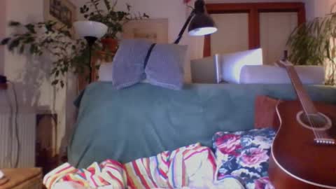 Snapshot of amberr11 chatting on September 11, 2025, 10:43 pm Amberr11 online show from September 11, 2025, 10:43 pm