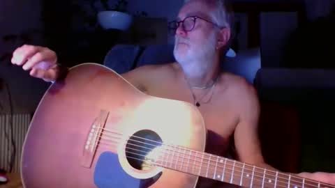 Snapshot of amberr11 chatting on October 5, 2025, 9:56 pm Amberr11 online show from October 5, 2025, 9:56 pm